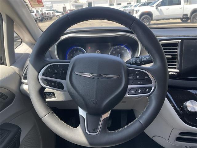 used 2023 Chrysler Pacifica car, priced at $24,995