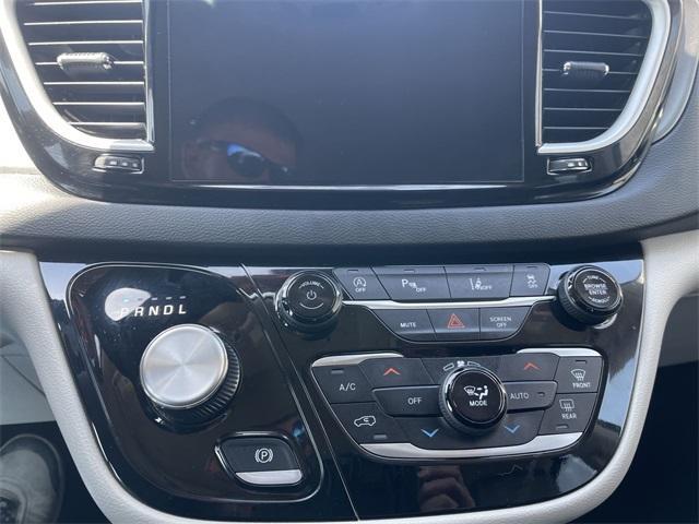 used 2023 Chrysler Pacifica car, priced at $24,995