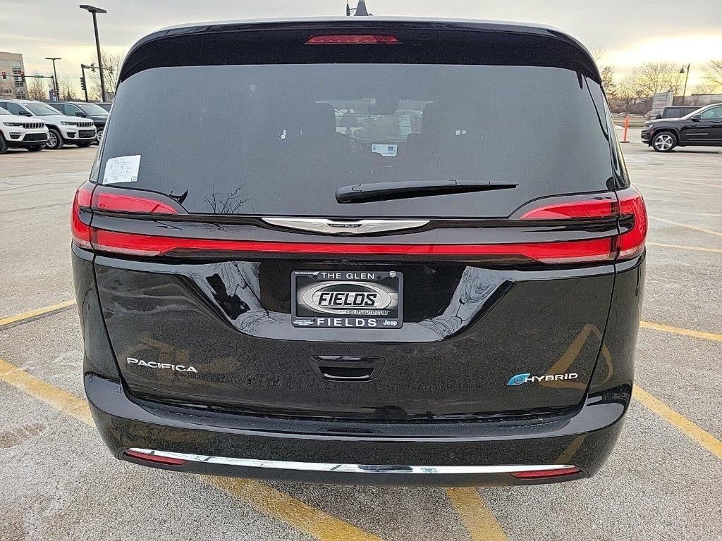 new 2025 Chrysler Pacifica Hybrid car, priced at $53,006