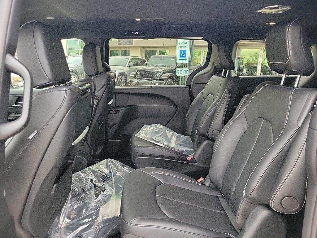 new 2025 Chrysler Pacifica Hybrid car, priced at $49,765
