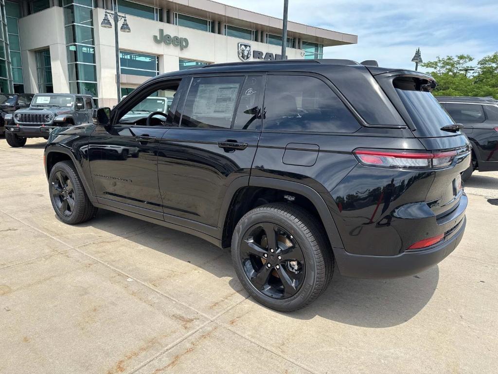 new 2025 Jeep Grand Cherokee car, priced at $51,796