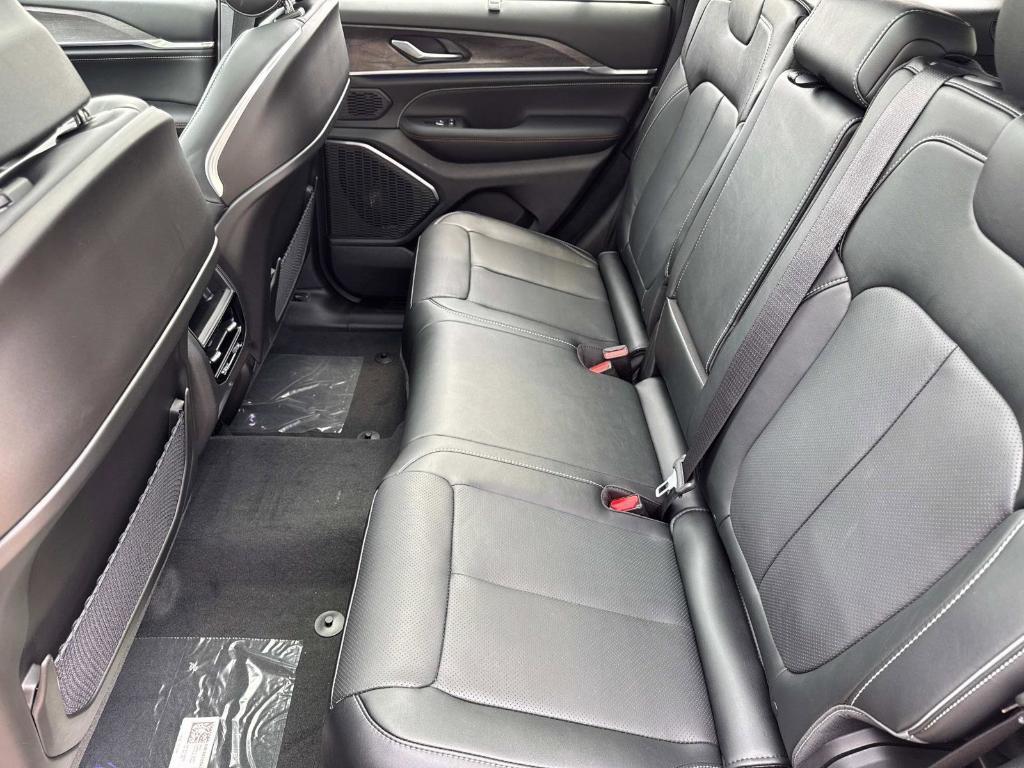 new 2025 Jeep Grand Cherokee car, priced at $57,243
