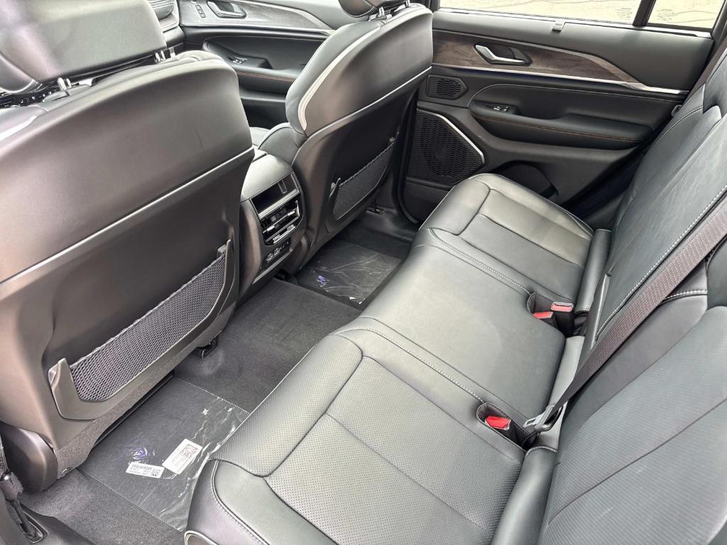 new 2025 Jeep Grand Cherokee car, priced at $57,851