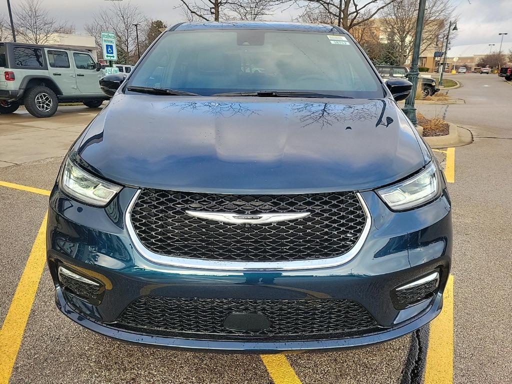 new 2025 Chrysler Pacifica car, priced at $43,147