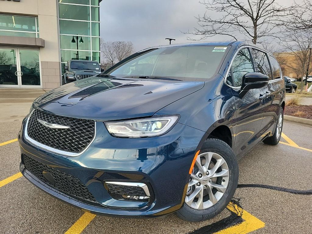 new 2025 Chrysler Pacifica car, priced at $43,147