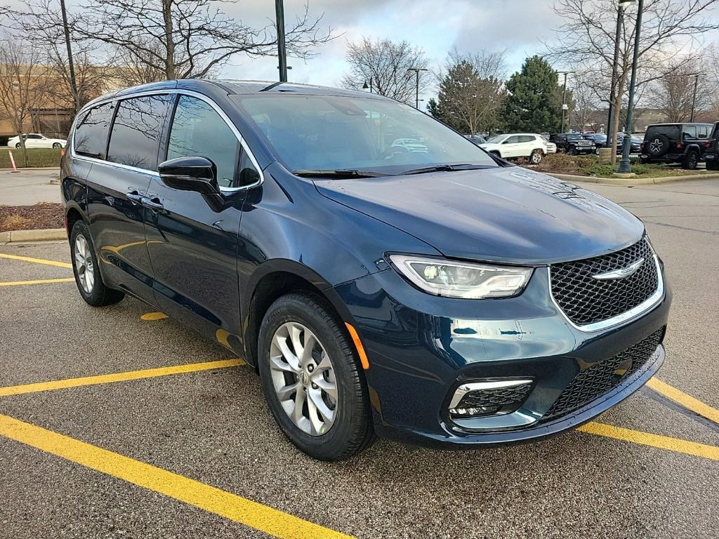 new 2025 Chrysler Pacifica car, priced at $43,147