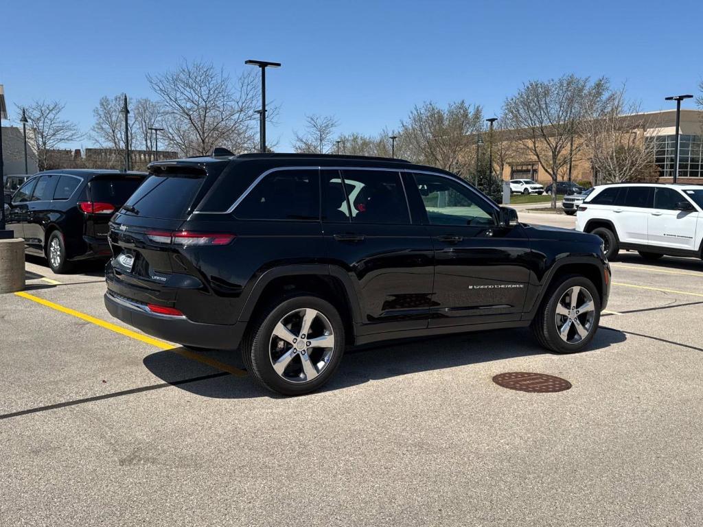 new 2025 Jeep Grand Cherokee car, priced at $50,510