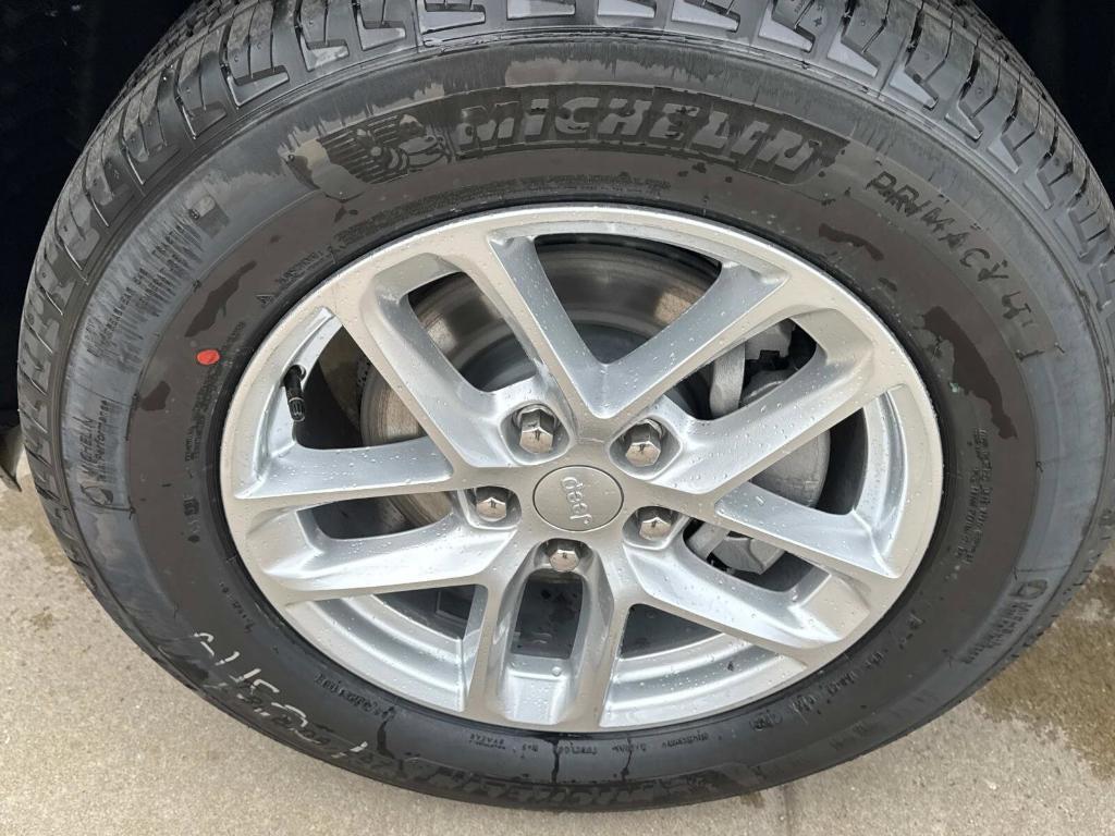 new 2025 Jeep Grand Cherokee car, priced at $41,272