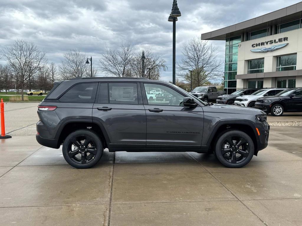 new 2025 Jeep Grand Cherokee car, priced at $52,796