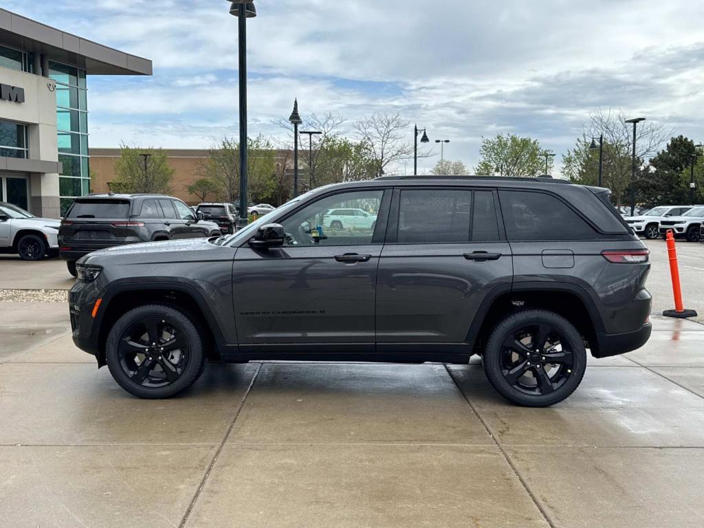 new 2025 Jeep Grand Cherokee car, priced at $52,796