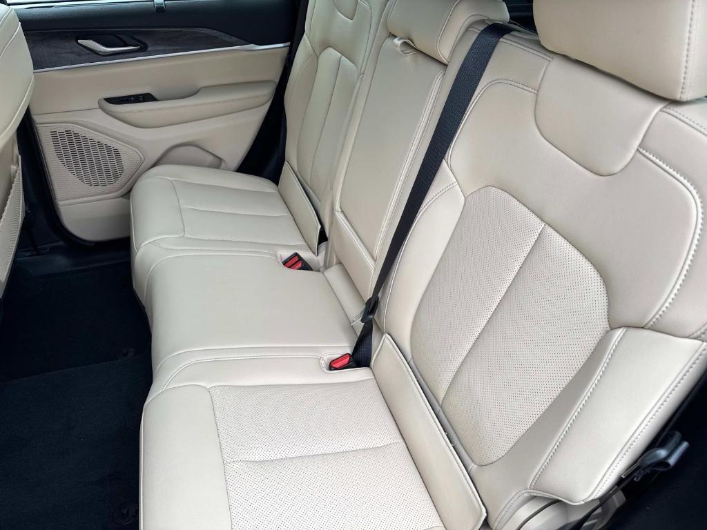 new 2025 Jeep Grand Cherokee car, priced at $52,796