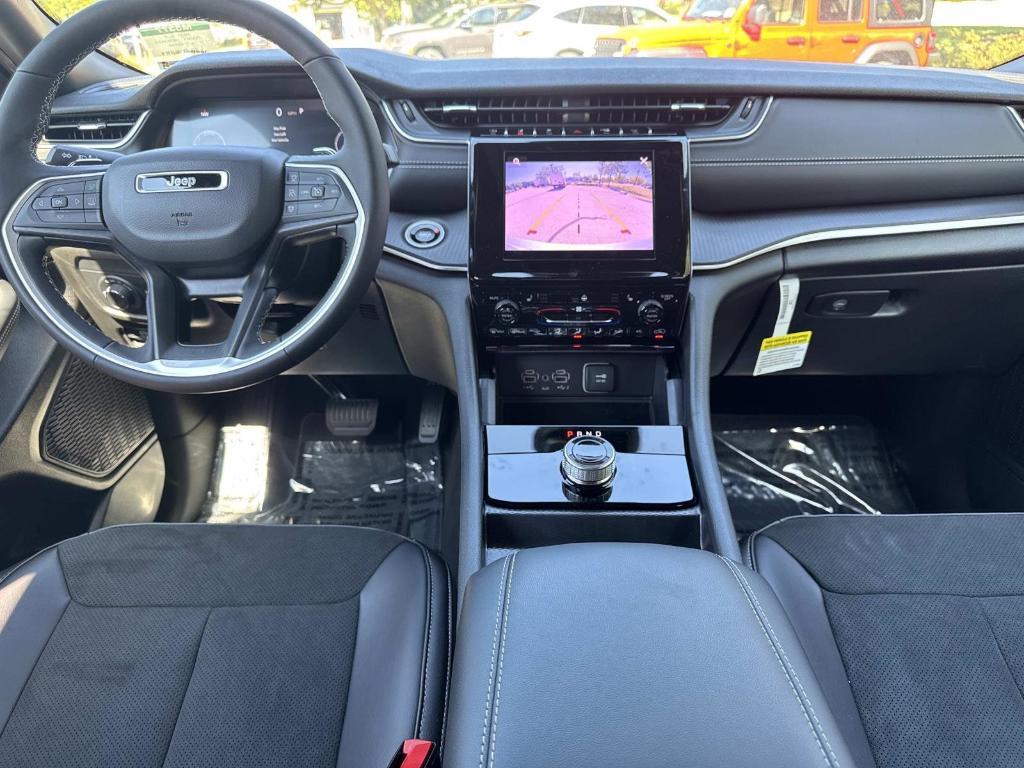 new 2025 Jeep Grand Cherokee car, priced at $44,210