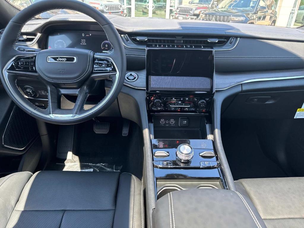 new 2025 Jeep Grand Cherokee car, priced at $57,256