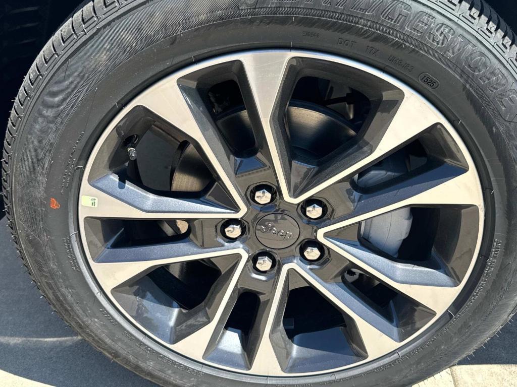 new 2025 Jeep Grand Cherokee car, priced at $57,256