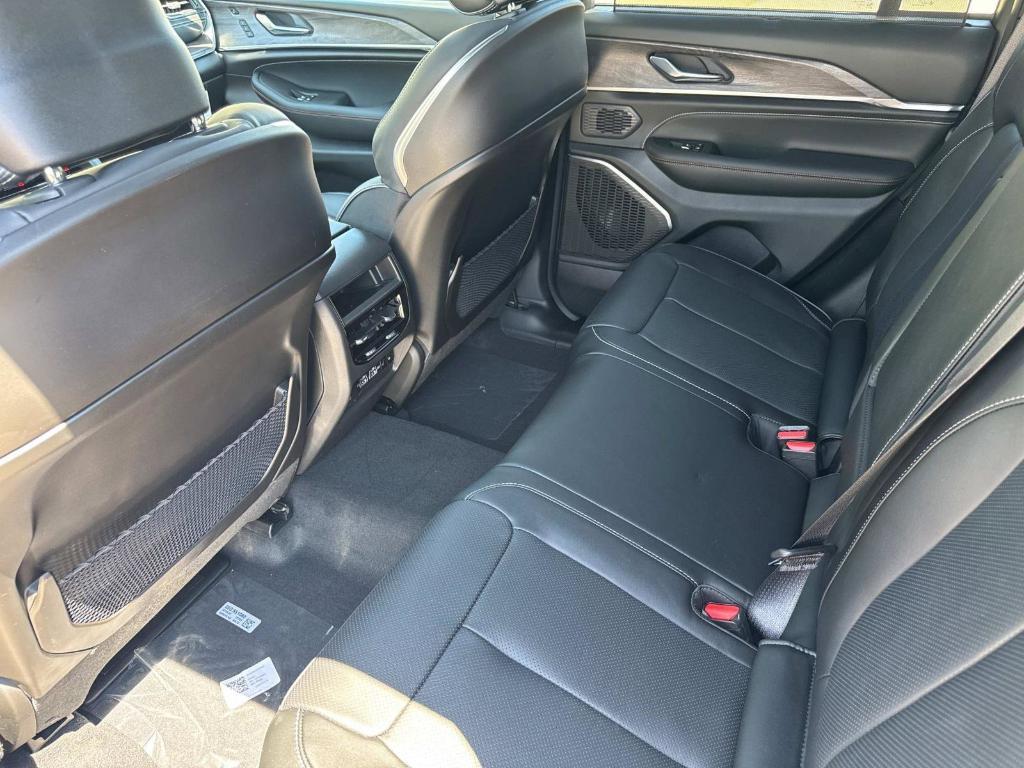 new 2025 Jeep Grand Cherokee car, priced at $57,256