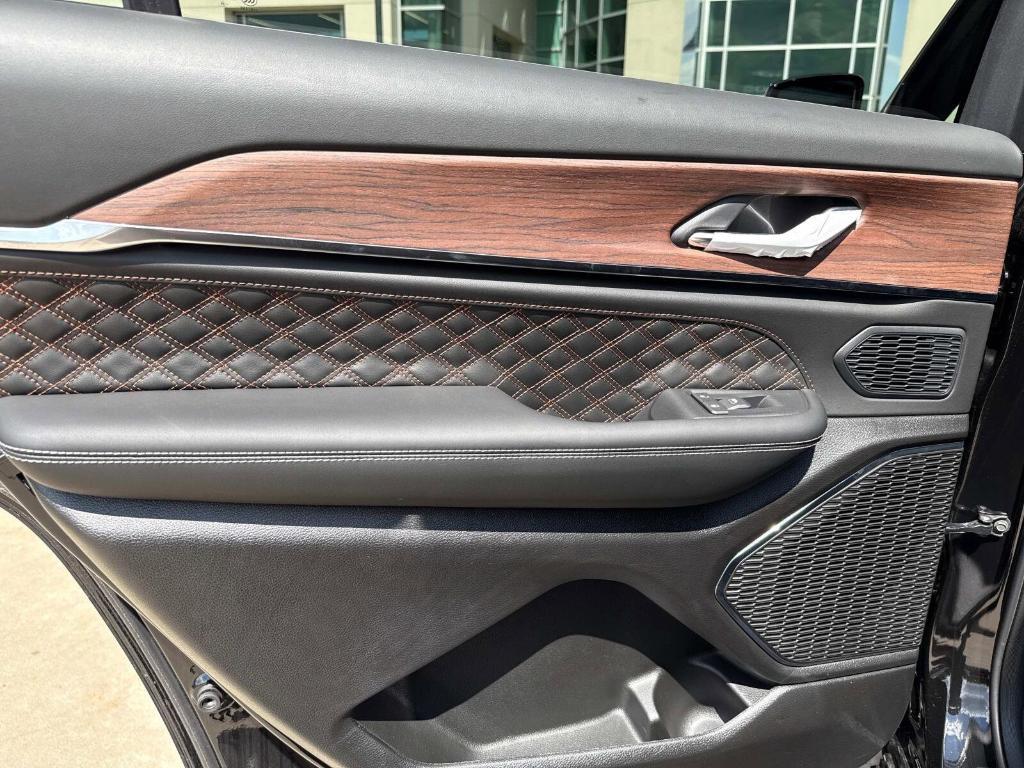 new 2025 Jeep Grand Cherokee L car, priced at $61,336