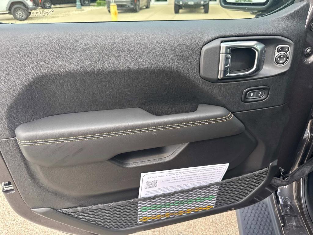 new 2025 Jeep Wrangler car, priced at $55,922