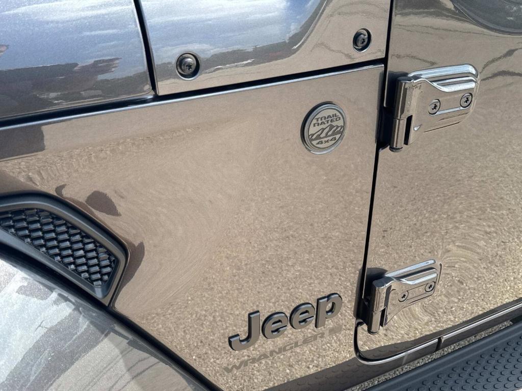 new 2025 Jeep Wrangler car, priced at $55,922