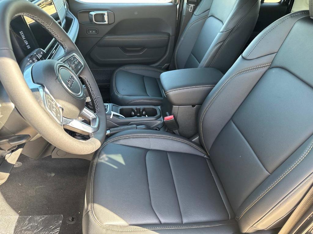 new 2025 Jeep Wrangler car, priced at $57,422