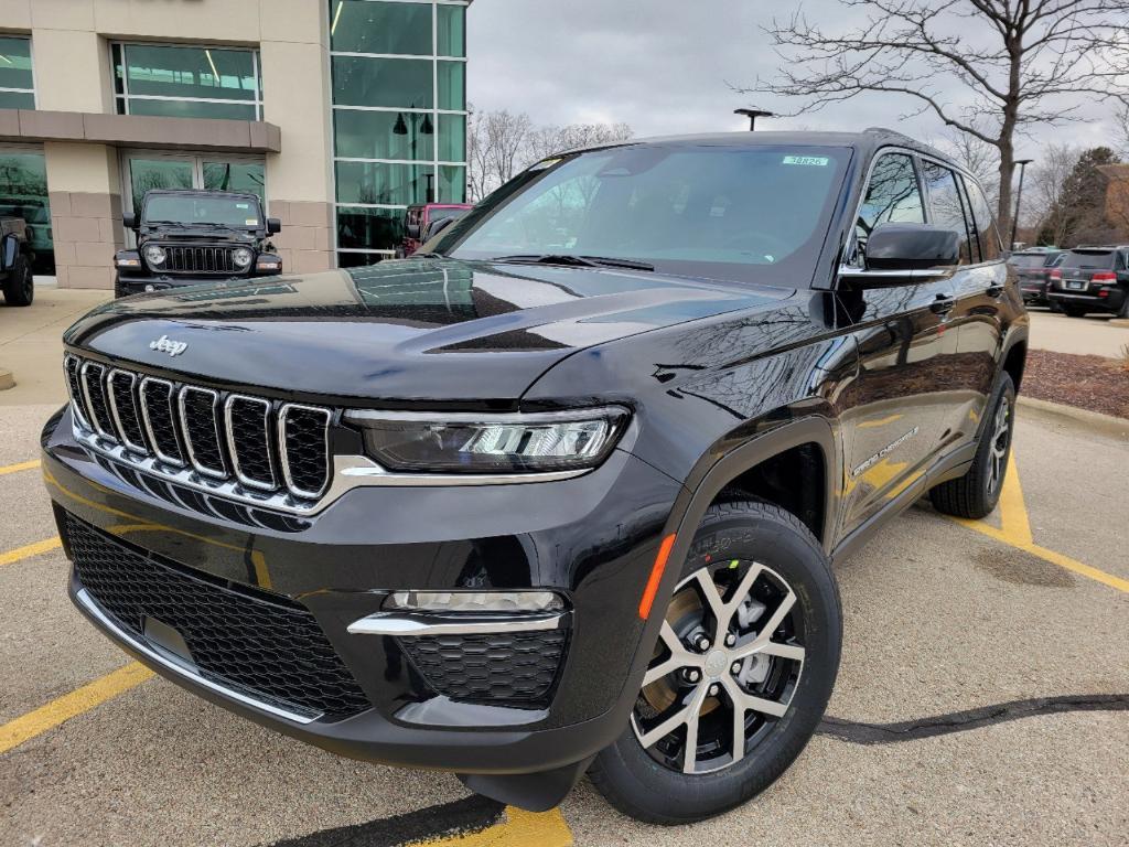 new 2025 Jeep Grand Cherokee car, priced at $43,651