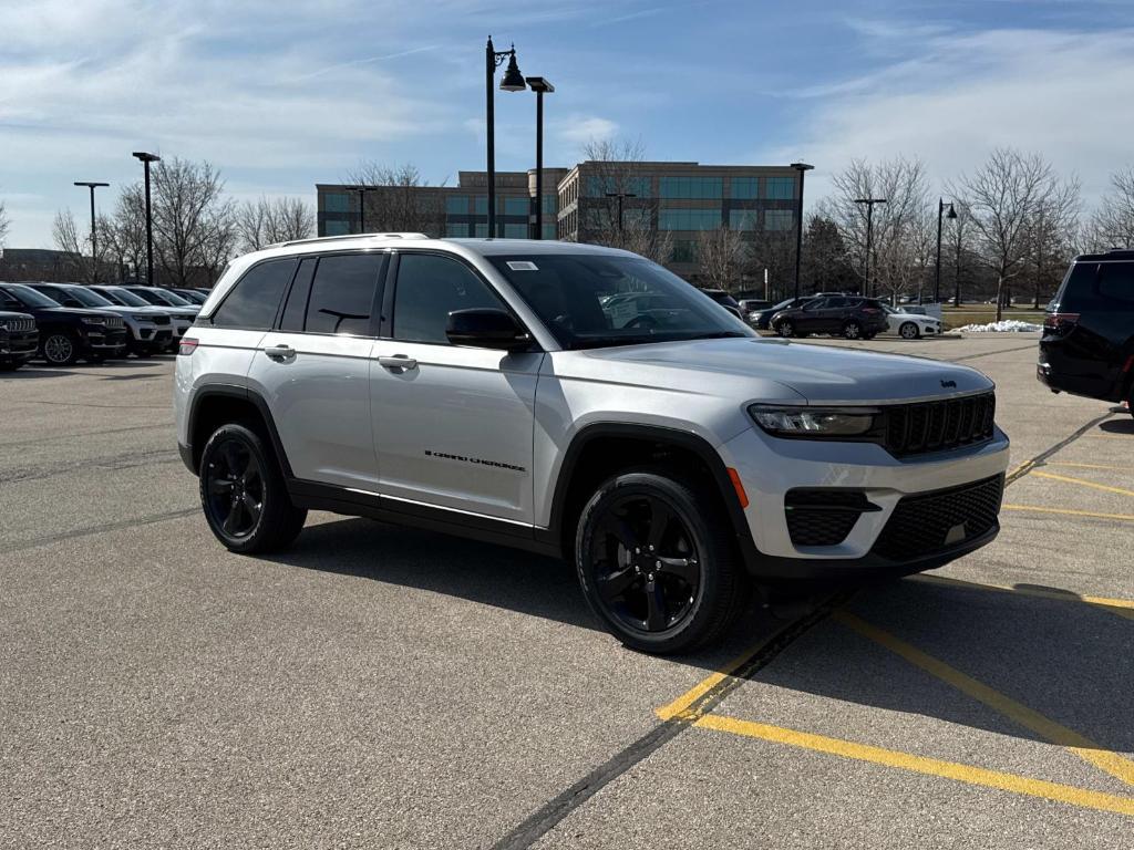 new 2025 Jeep Grand Cherokee car, priced at $44,655