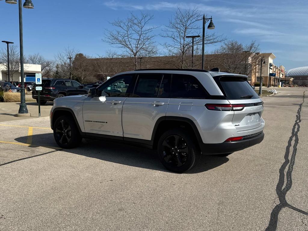 new 2025 Jeep Grand Cherokee car, priced at $44,655
