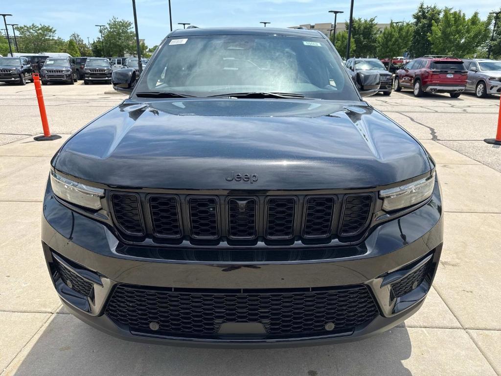 new 2025 Jeep Grand Cherokee car, priced at $51,796