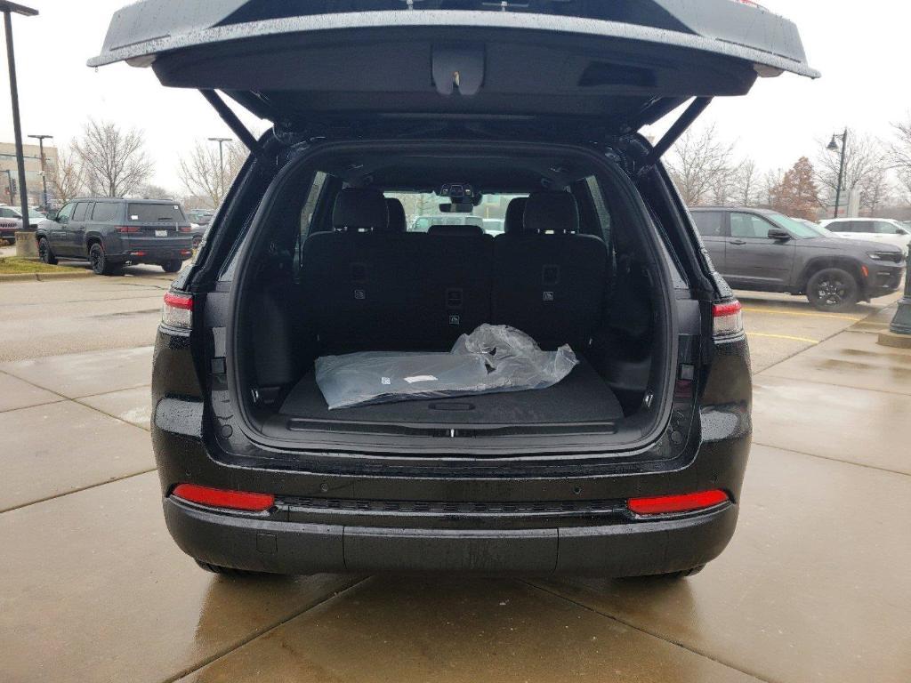 new 2025 Jeep Grand Cherokee car, priced at $46,151
