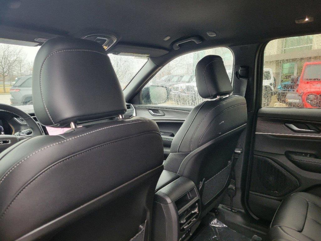 new 2025 Jeep Grand Cherokee car, priced at $46,151