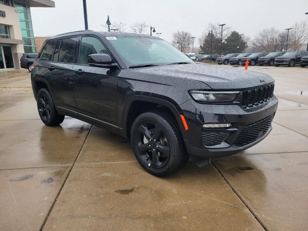 new 2025 Jeep Grand Cherokee car, priced at $46,815