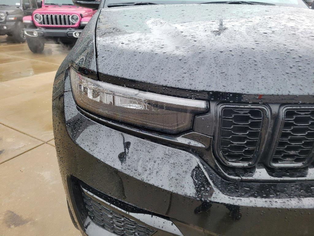 new 2025 Jeep Grand Cherokee car, priced at $46,592