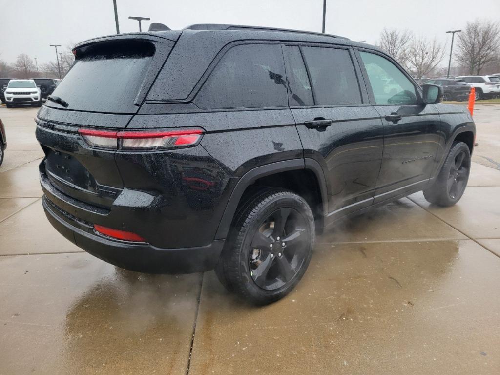 new 2025 Jeep Grand Cherokee car, priced at $46,815