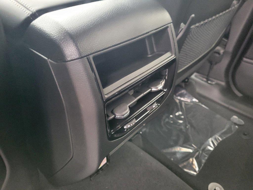 new 2025 Jeep Grand Cherokee car, priced at $46,592