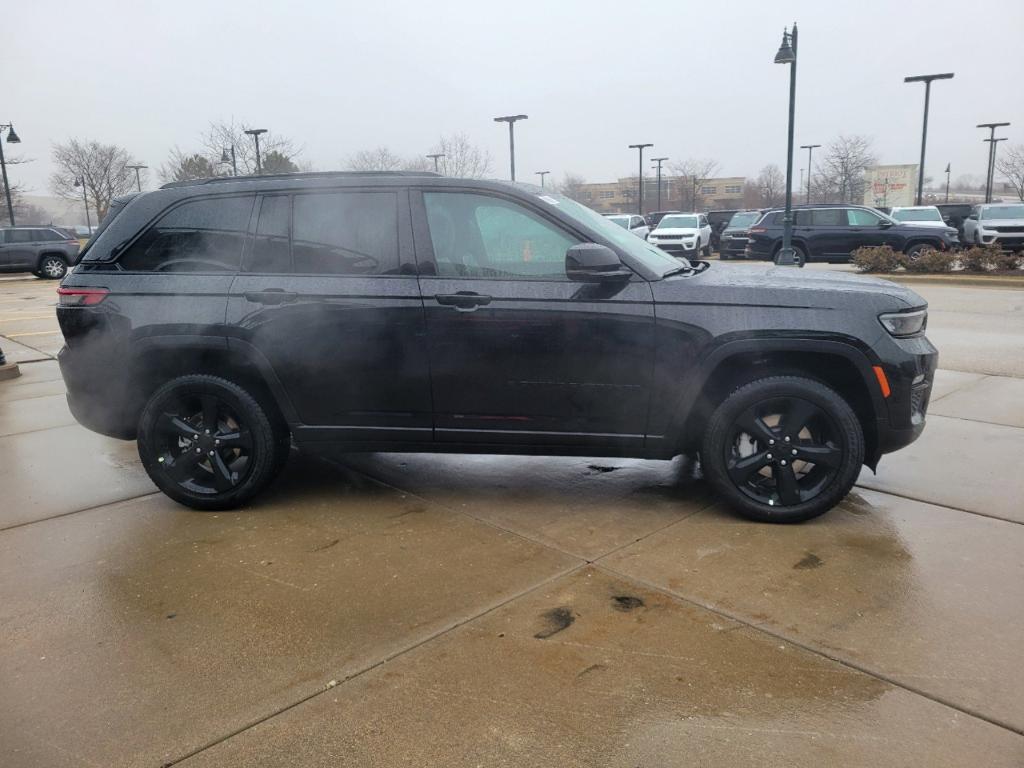 new 2025 Jeep Grand Cherokee car, priced at $46,815