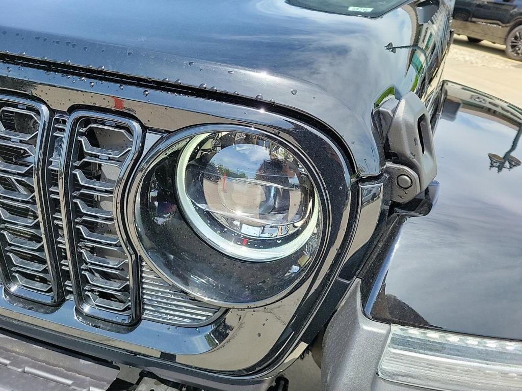 new 2024 Jeep Gladiator car, priced at $45,741