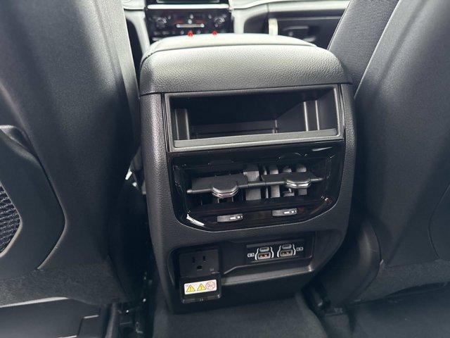 new 2025 Jeep Grand Cherokee car, priced at $43,446
