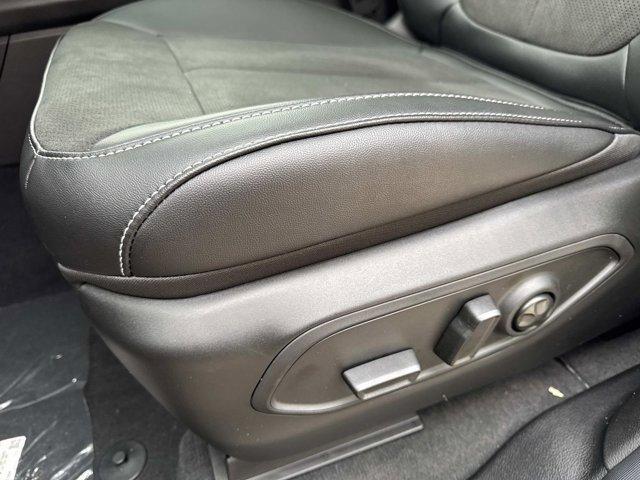 new 2025 Jeep Grand Cherokee car, priced at $43,446