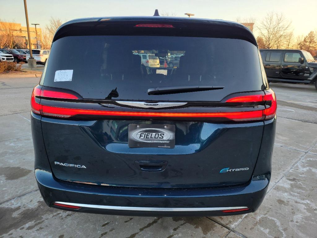 new 2025 Chrysler Pacifica Hybrid car, priced at $52,609