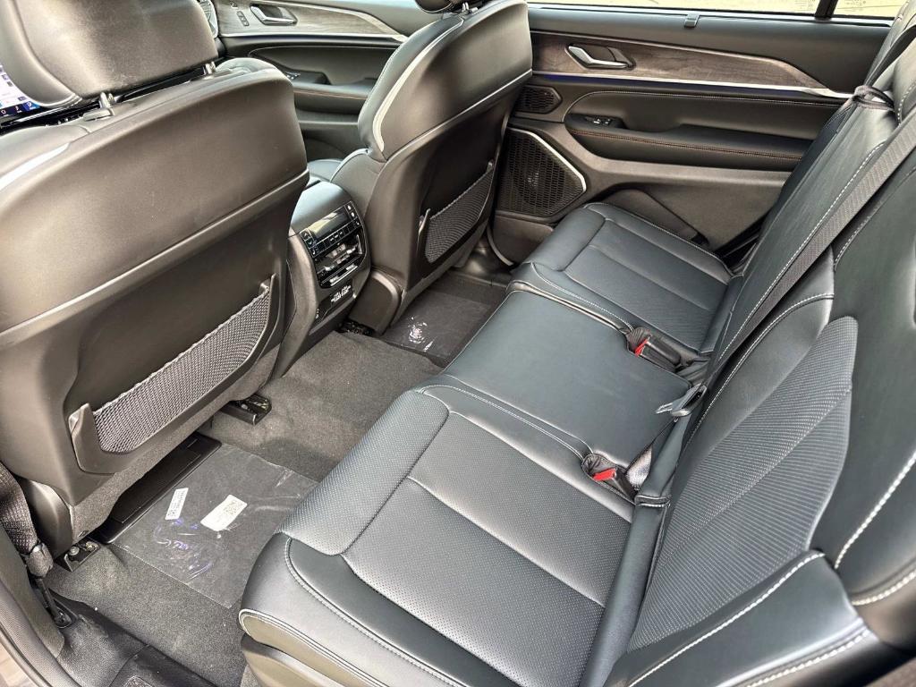 new 2025 Jeep Grand Cherokee L car, priced at $60,402