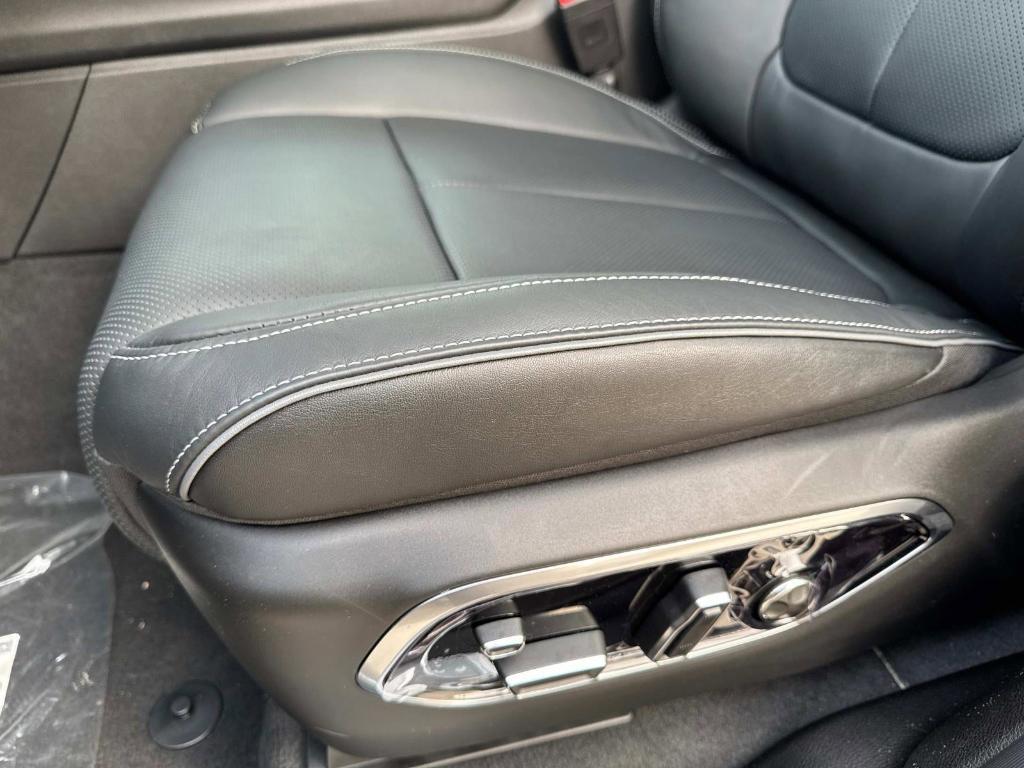 new 2025 Jeep Grand Cherokee L car, priced at $60,402