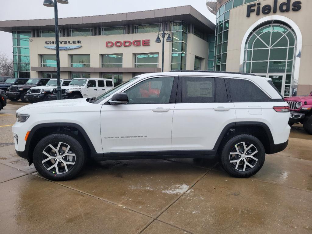 new 2025 Jeep Grand Cherokee car, priced at $50,565