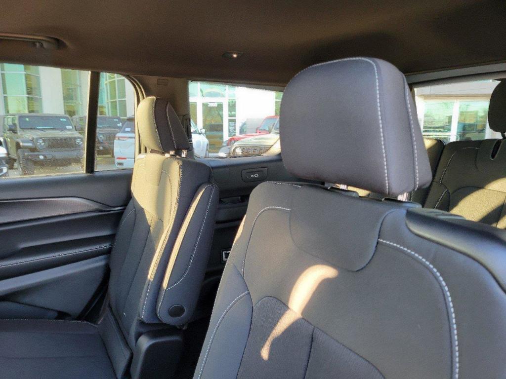 new 2025 Jeep Grand Cherokee L car, priced at $41,524