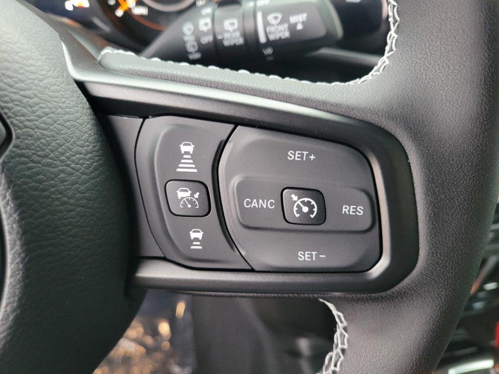 new 2025 Jeep Wrangler car, priced at $46,877