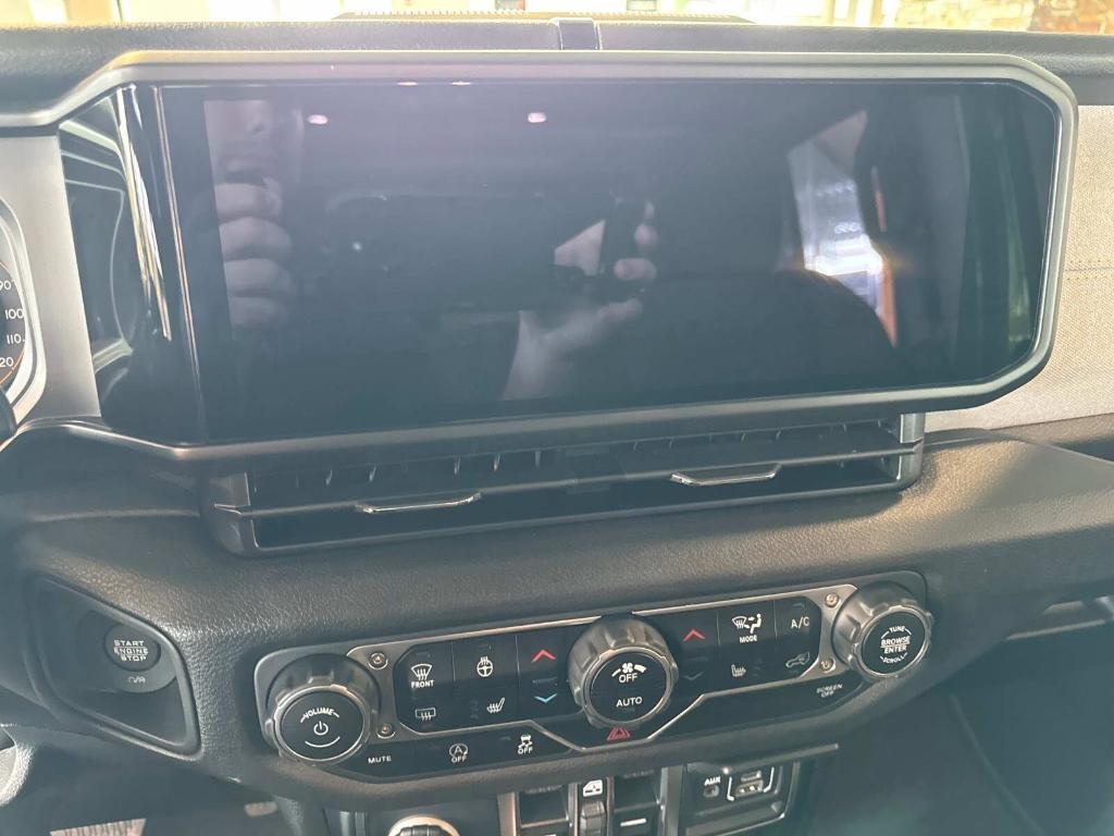 new 2025 Jeep Wrangler car, priced at $51,680