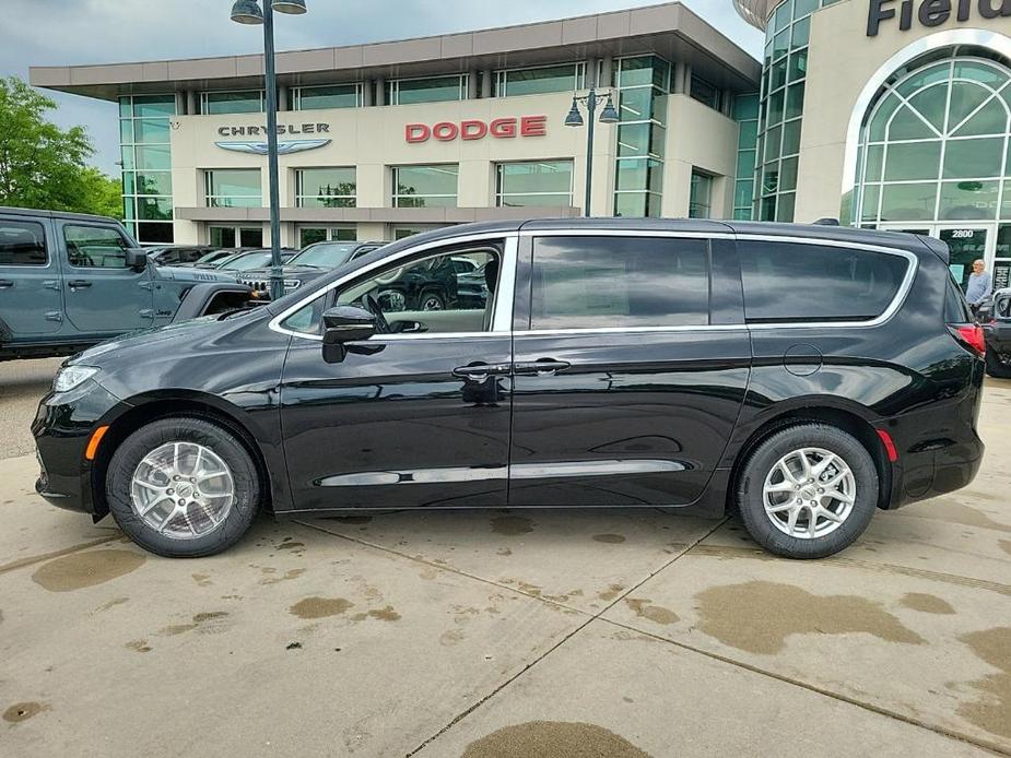 new 2024 Chrysler Pacifica car, priced at $41,241