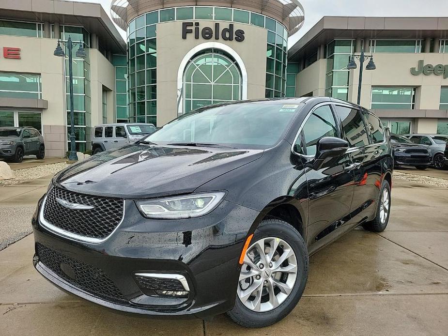 new 2024 Chrysler Pacifica car, priced at $44,061