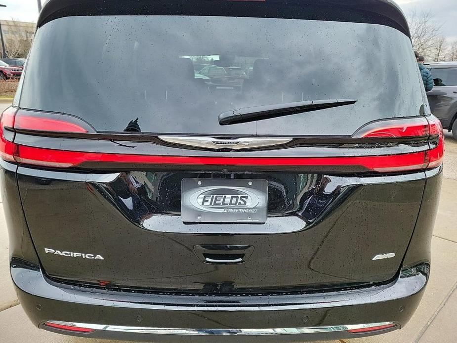 new 2024 Chrysler Pacifica car, priced at $44,688