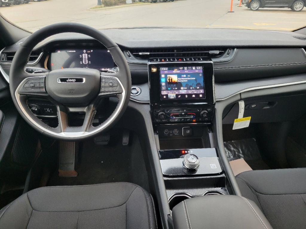 new 2025 Jeep Grand Cherokee car, priced at $39,770