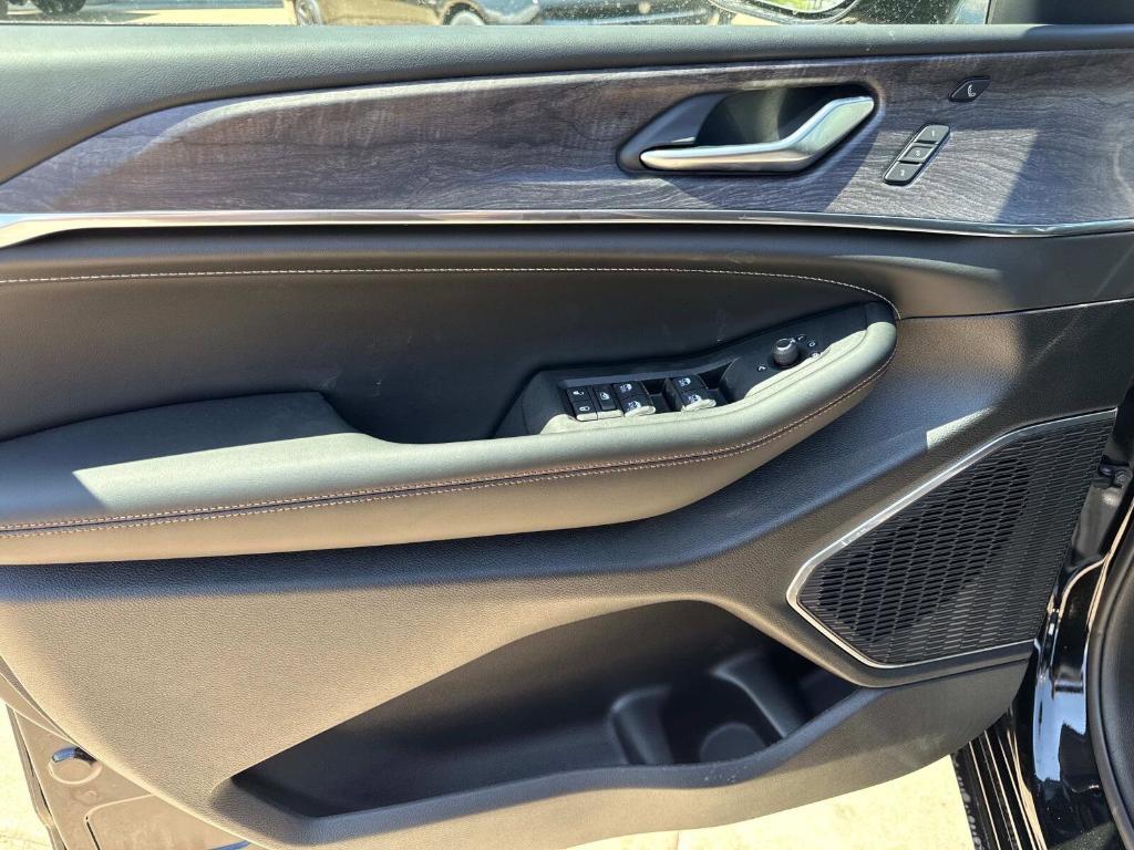 new 2025 Jeep Grand Cherokee L car, priced at $59,652