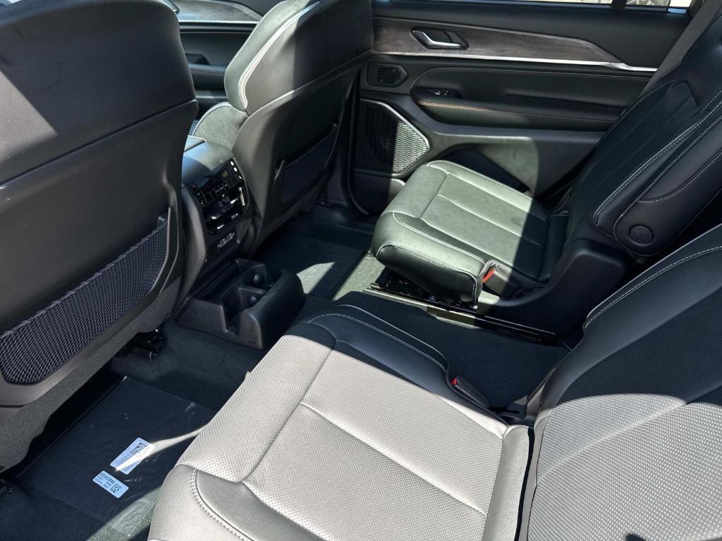 new 2025 Jeep Grand Cherokee L car, priced at $59,652